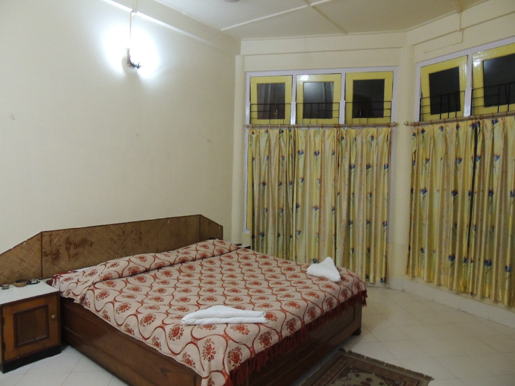 Prashanti Lodge Bedroom